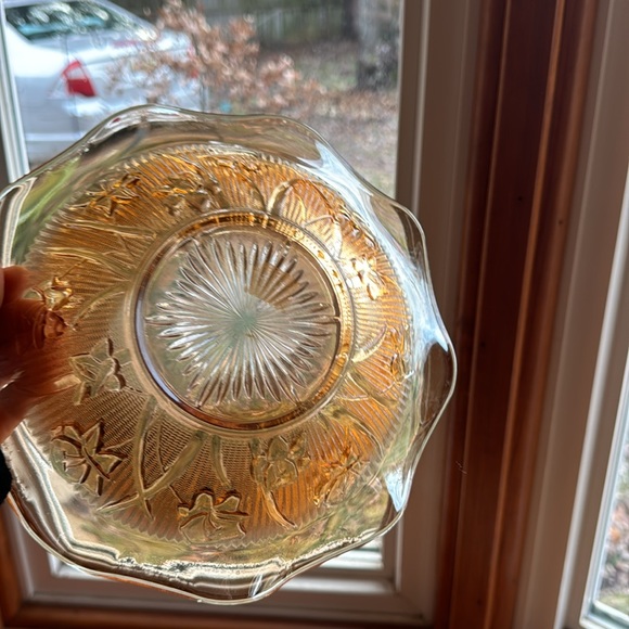 Peach 1960s  depression glass 9" ruffle bowl Jeanette iris - Picture 3 of 5